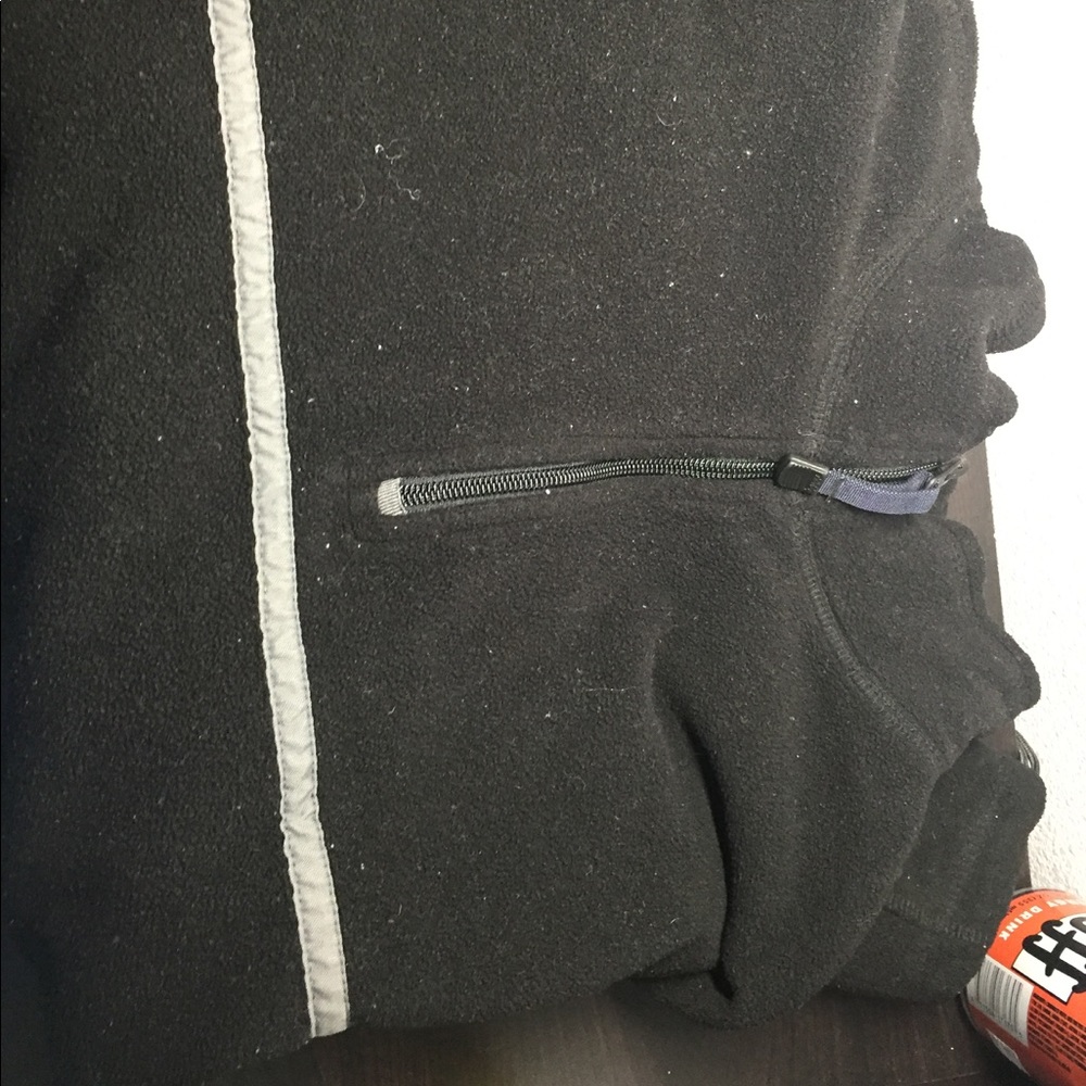 Black fleece with a grey stripe